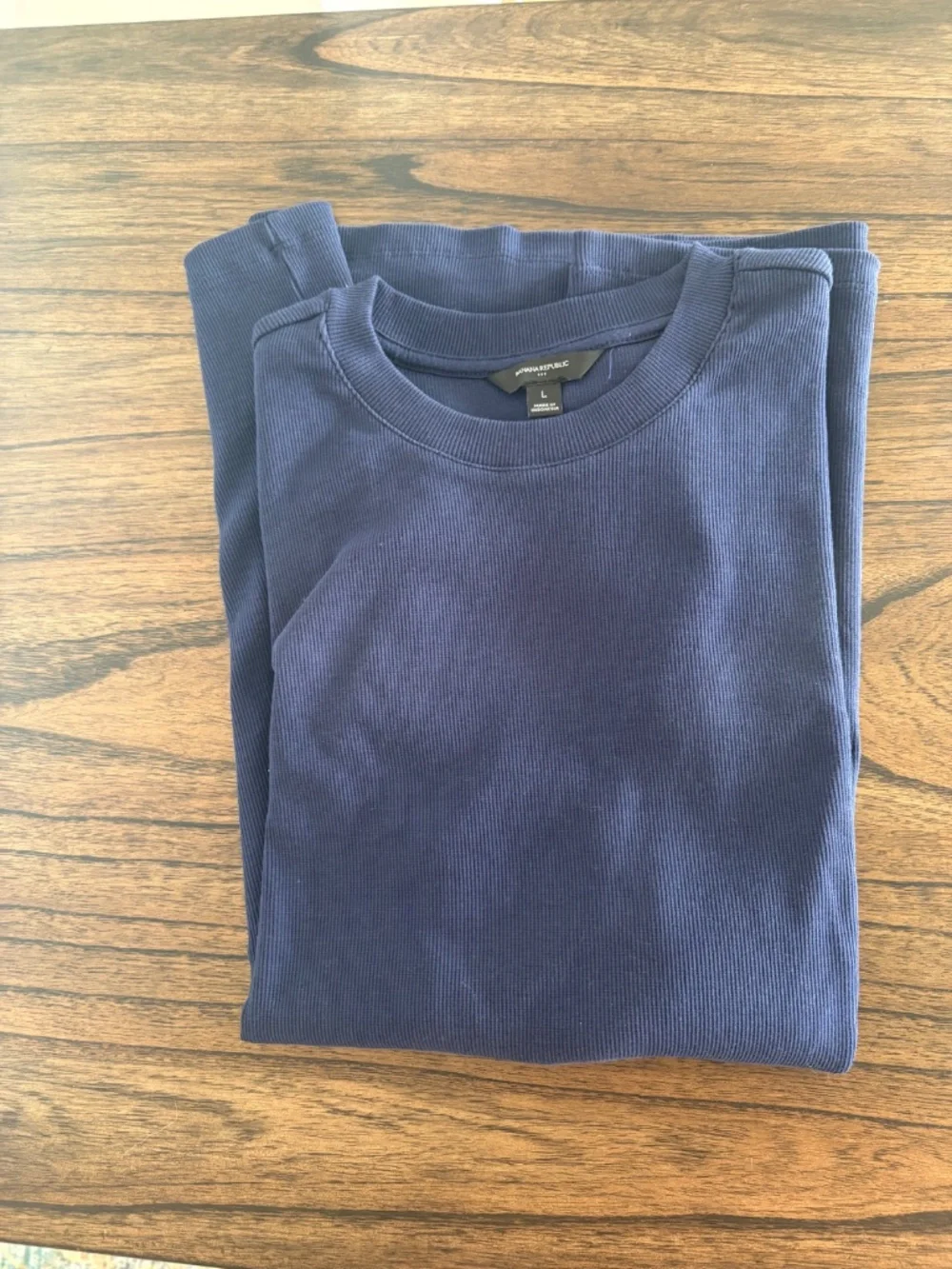 Banana Republic Men's Mini Ribbed Shirt NWOT - Large - Navy blue